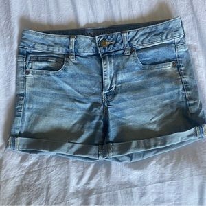American Eagle Super Super Stretch MIDI Denim Shorts